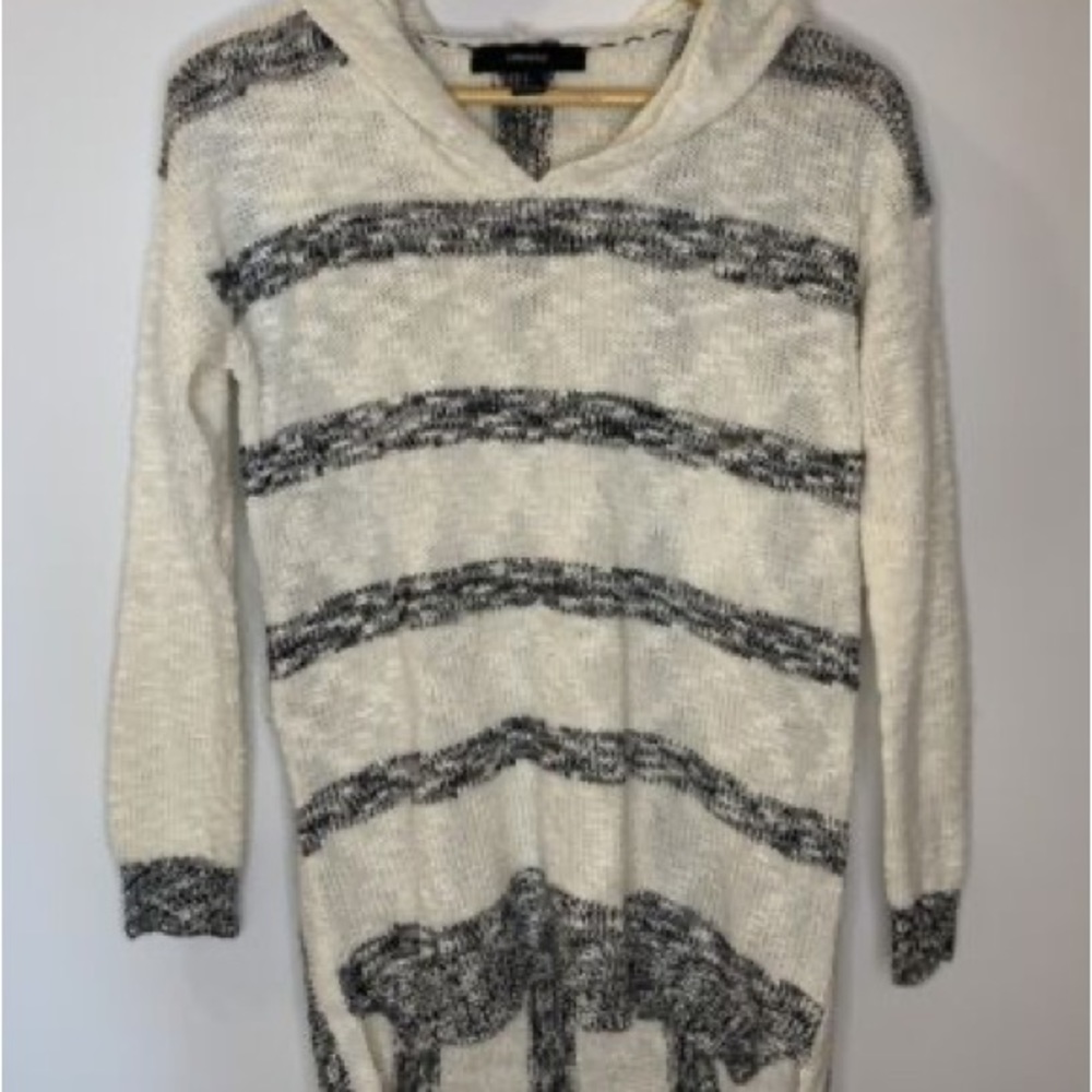 Forever 21 Women’s Top Pullover Sweater Hoodie Size Small